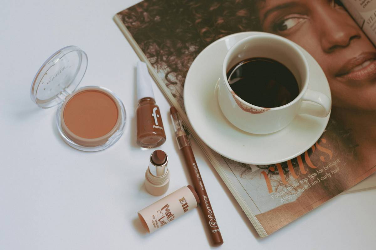 DIY face scrub using rg daily organic coffee grounds and jojoba oil